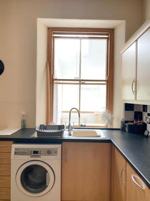 St John'S Flat Spacious Accomodation Dalry  외부 사진