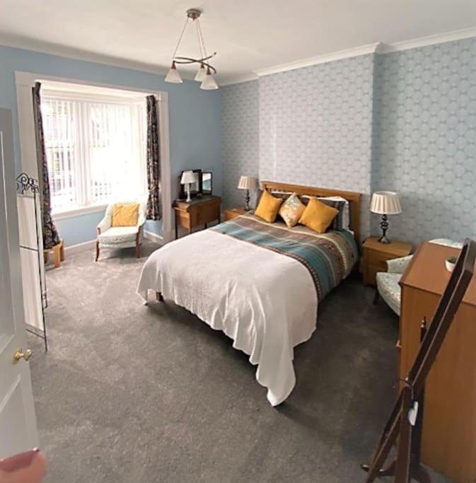 St John'S Flat Spacious Accomodation Dalry  외부 사진