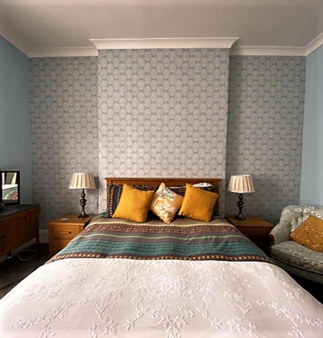 St John'S Flat Spacious Accomodation Dalry  외부 사진