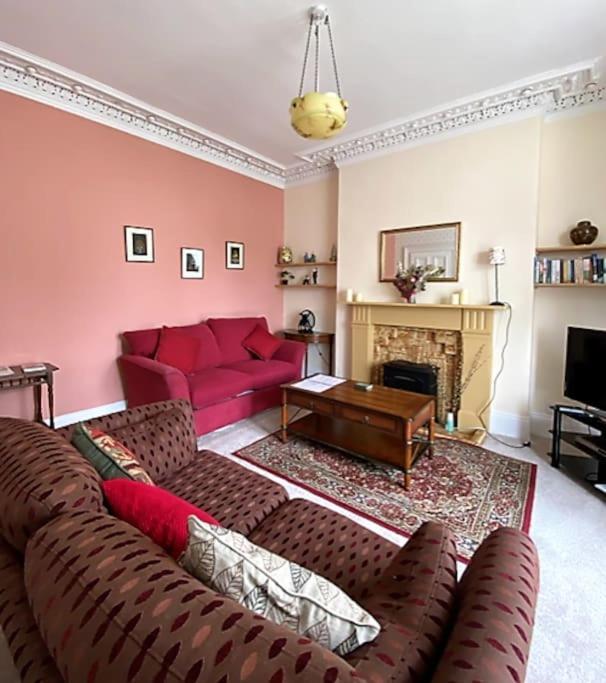 St John'S Flat Spacious Accomodation Dalry  외부 사진